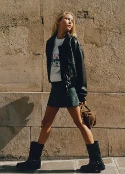 Bota Biker Tachas Punta Cuadrada Piel