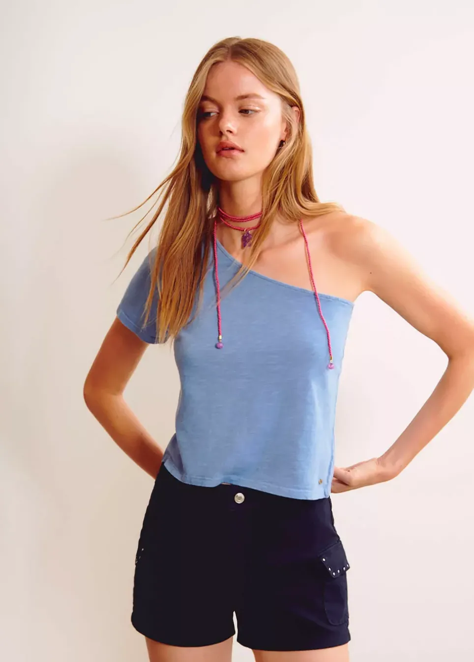 Camiseta Asimetrica Manga Corta