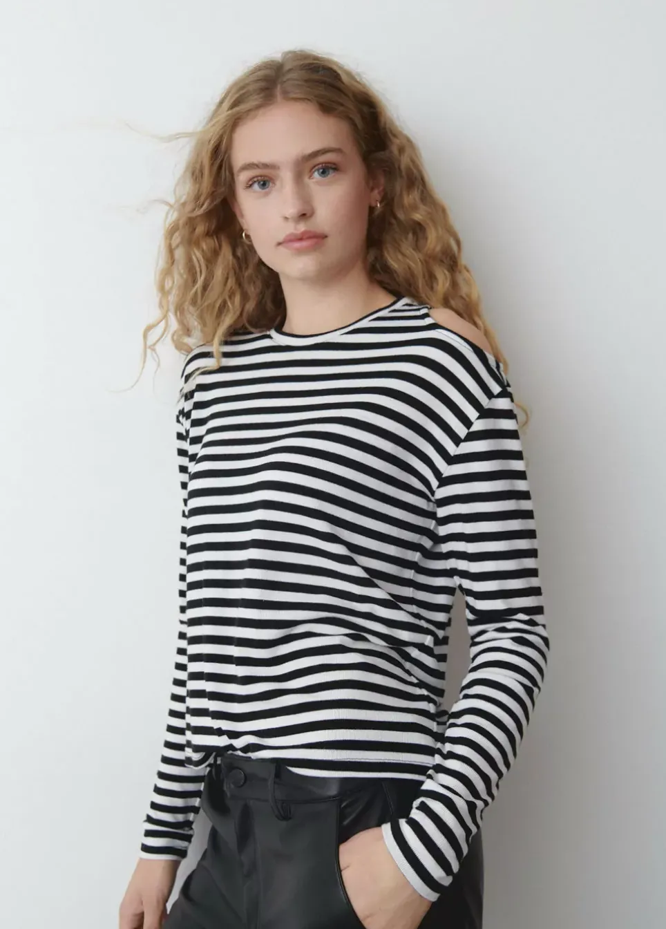 Camiseta Rayas Cut Out Hombros
