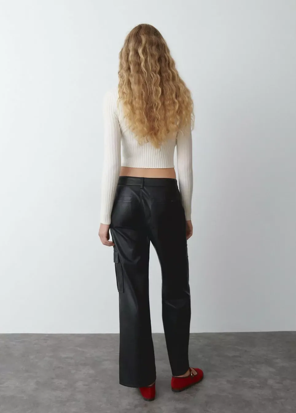 Pantalon Cargo Efecto Piel